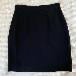 black mini skirt size 0 figure flattering